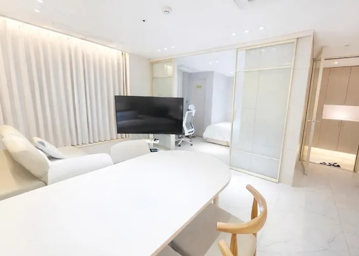 Spacious Family Near Coex & Gangnam Apartment