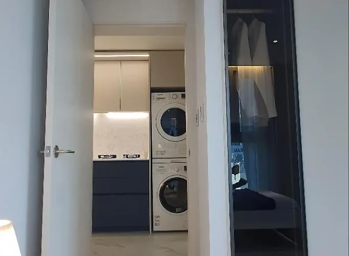 Spacious Family Near Coex & Gangnam Apartment